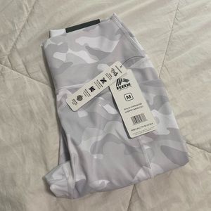 NWT - RBX active prime ghost camo peached legging